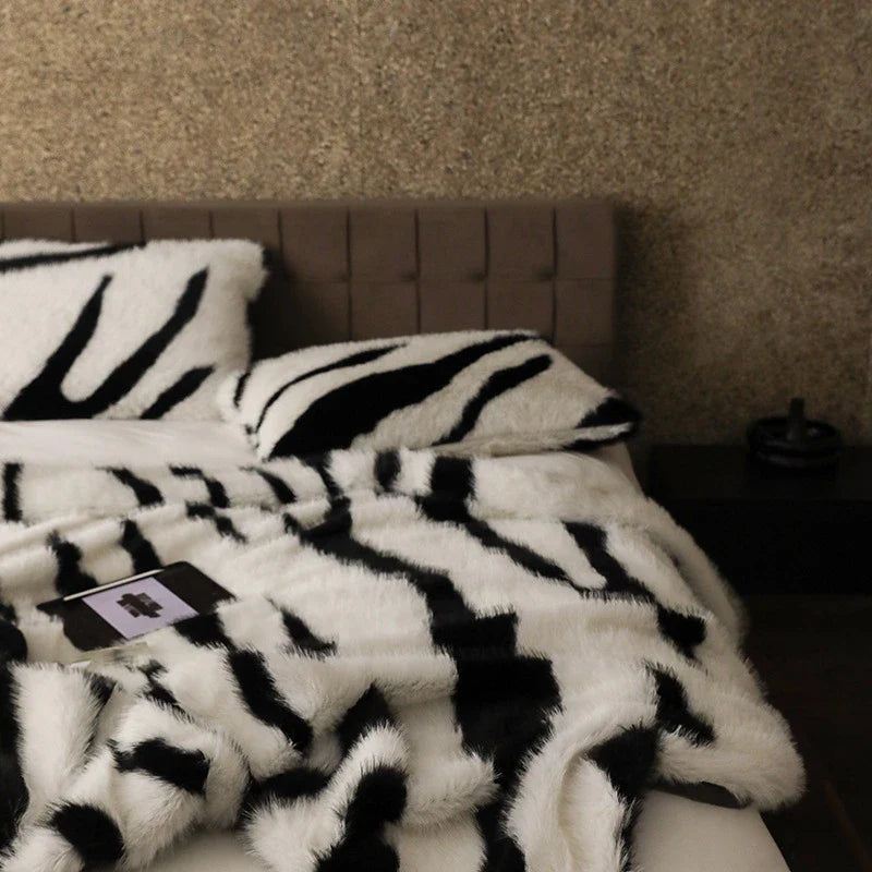 ZUZT Zebra Print Faux Fur Blanket  Polyester Soft Cozy Throw for Bed and Sofa