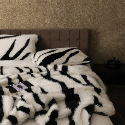 ZUZT Zebra Print Faux Fur Blanket  Polyester Soft Cozy Throw for Bed and Sofa