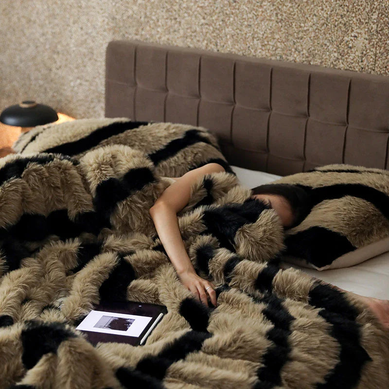 ZUZT Zebra Print Faux Fur Blanket  Polyester Soft Cozy Throw for Bed and Sofa